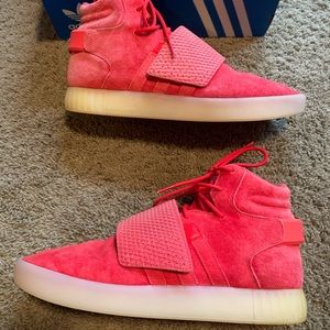 Adidas tubular invader strap